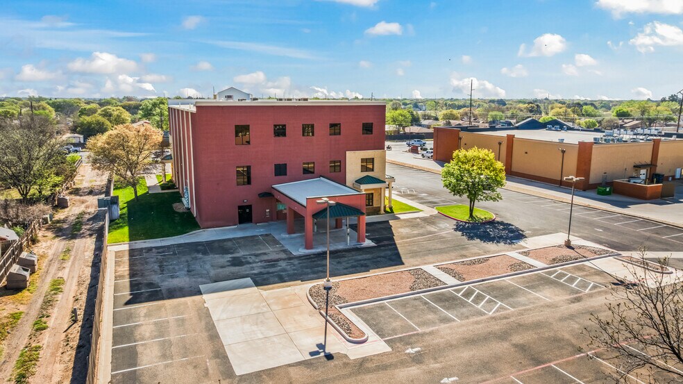 7202 Slide Rd, Lubbock, TX à louer - Photo de l’immeuble – Image 3 sur 79