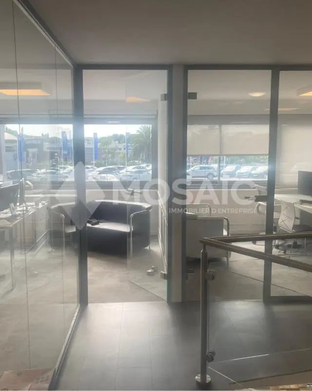 Local commercial dans Mougins à louer Photo intérieure– Image 1 sur 10