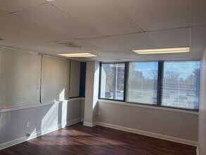 1101 N Kings Hwy, Cherry Hill, NJ à louer Photo intérieure– Image 2 sur 8