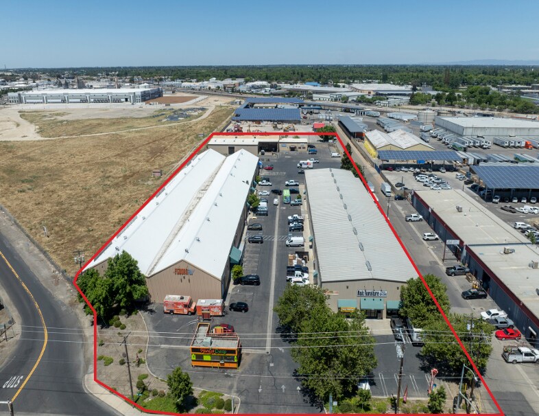 615-621 Kansas Ave, Modesto, CA à vendre Photo de l’immeuble– Image 1 sur 16