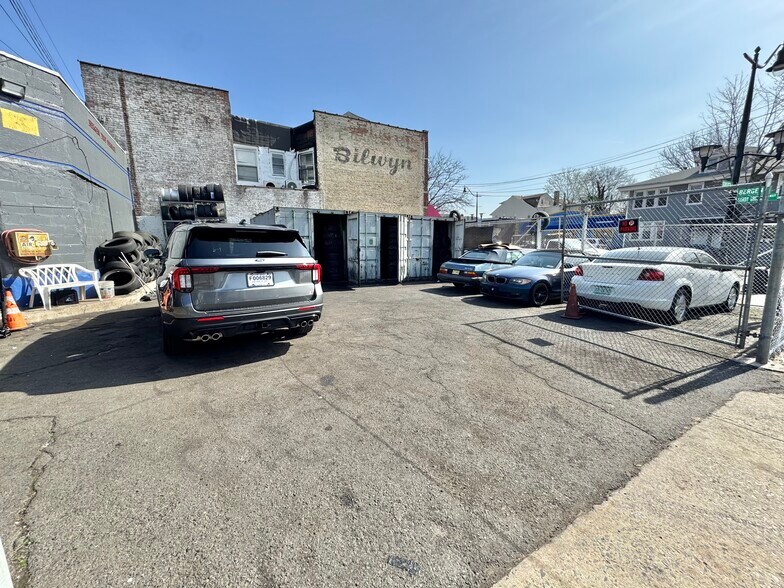 973 Bergen St, Newark, NJ à vendre - Photo de l’immeuble – Image 3 sur 23