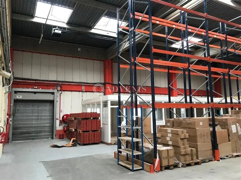 Local d'activités dans Bourges à vendre - Photo de l’immeuble – Image 3 sur 7