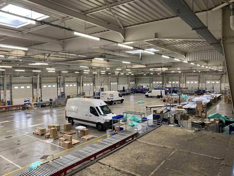 Local d’activités dans Décines-Charpieu à louer - Photo intérieure – Image 3 sur 6