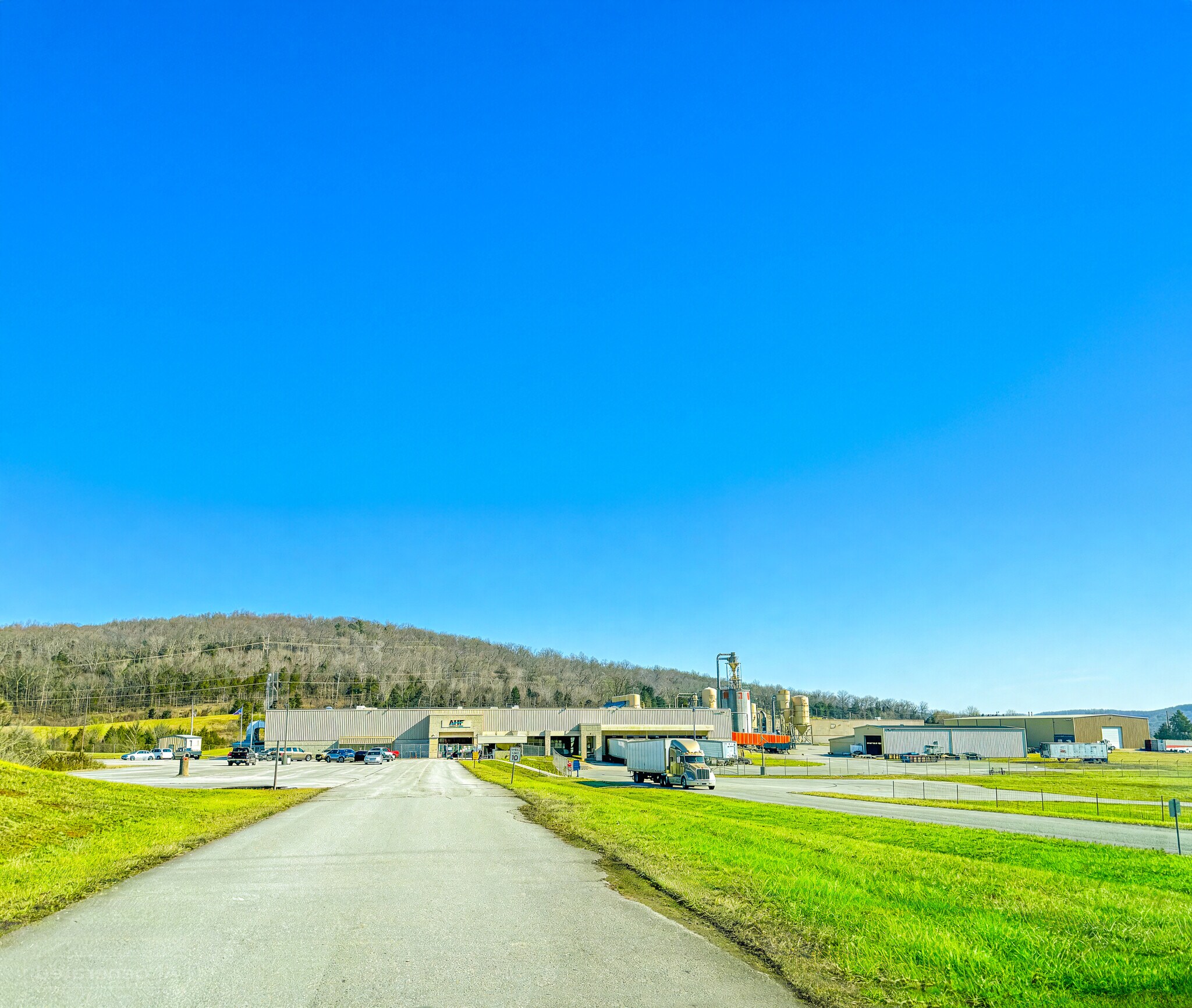 630 Industry Rd, Somerset, KY à vendre Photo principale– Image 1 sur 2