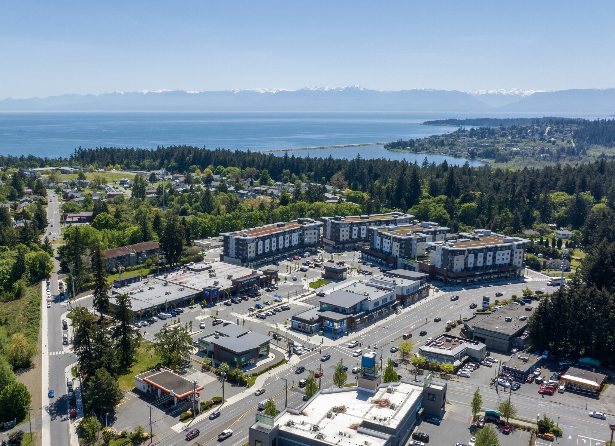 1905-1907 Sooke Rd, Victoria, BC à louer Photo de l’immeuble– Image 1 sur 8
