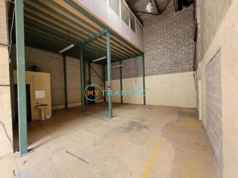 Local d’activités dans Fontenay-sous-Bois à louer - Photo intérieure – Image 2 sur 12