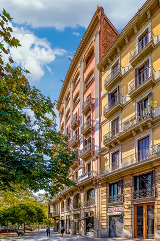 Plus de détails pour Plaça de Tetuán, 3, Barcelone - Bureau à louer