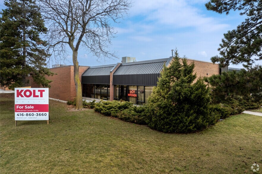 270 Esna Park Dr, Markham, ON à vendre - Photo de l’immeuble – Image 3 sur 19