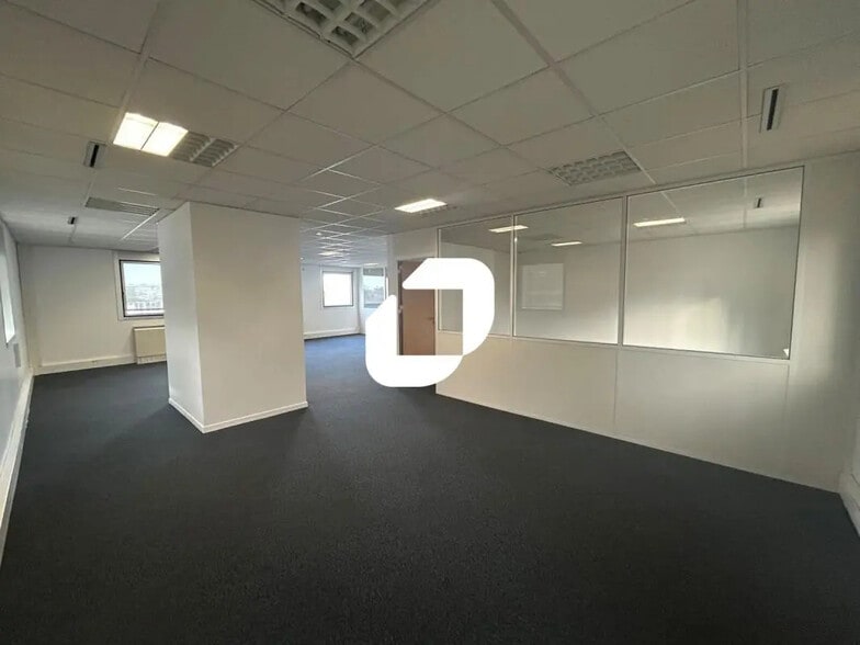 Bureau dans Noisy-le-Grand à louer - Photo intérieure – Image 3 sur 8