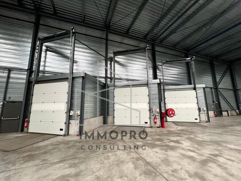 Industriel/Logistique dans Val-de-Reuil à louer - Photo de l’immeuble – Image 3 sur 8