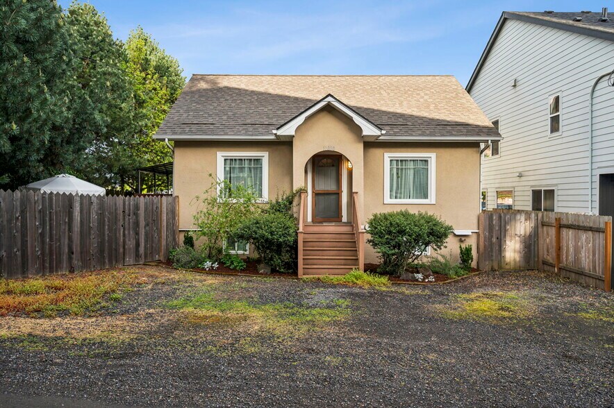 11020 N Moore Ave, Portland, OR à vendre - Photo principale – Image 1 sur 49
