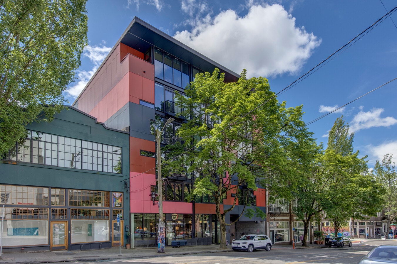 1111 E Pike St, Seattle, WA 98122 - Lot 1111 - - Photo intérieure - Image 1 of 3