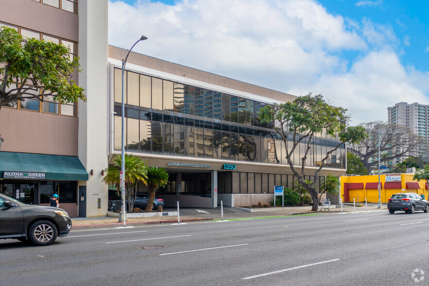 1350 S King St, Honolulu, HI à louer - Photo de l’immeuble – Image 2 sur 7
