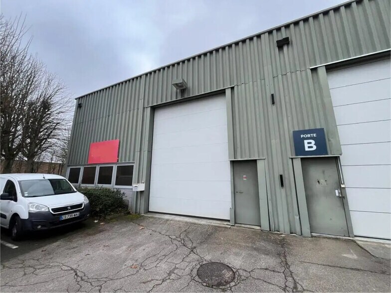 Industriel/Logistique dans Trappes à louer - Photo de l’immeuble – Image 1 sur 18