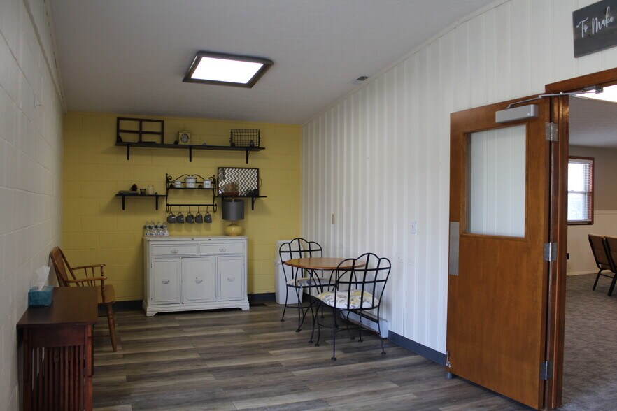 1409 W Kirkwood Ave, Bloomington, IN à louer - Photo de l’immeuble – Image 2 sur 13