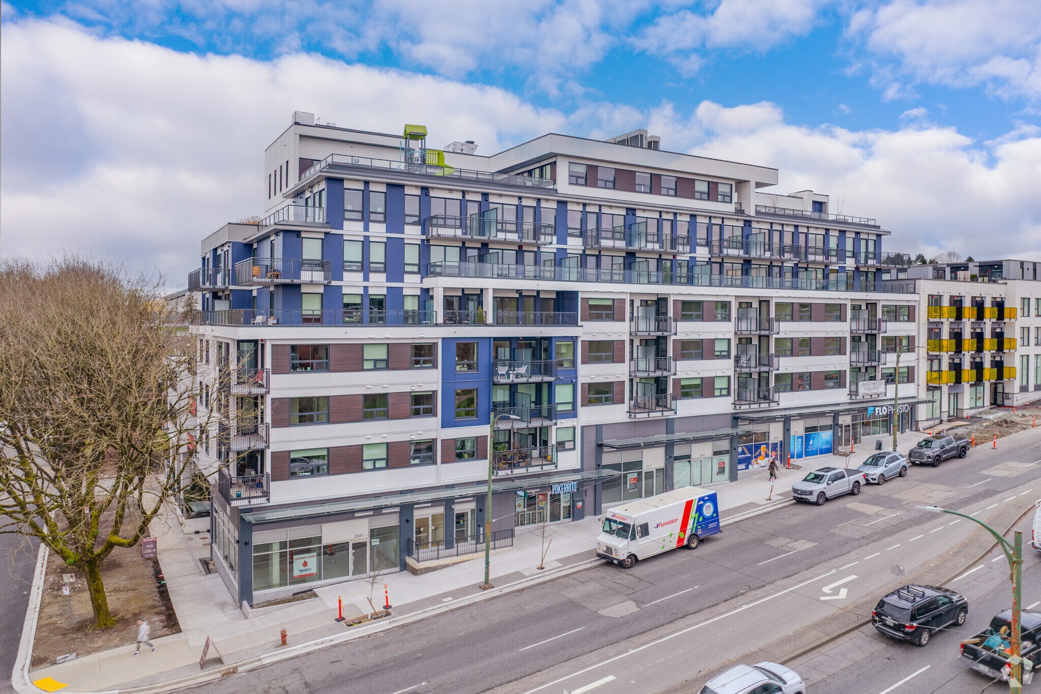 2453 Renfrew St, Vancouver, BC à louer Photo principale– Image 1 sur 31