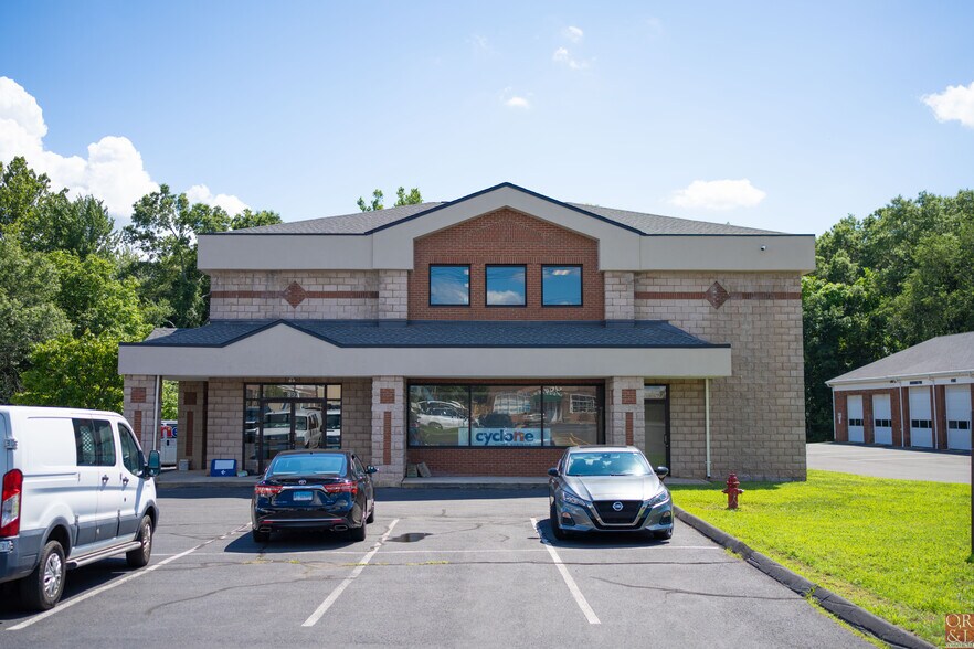 900 Farmington Ave Turnkey Investment portefeuille de 2 biens à vendre sur LoopNet.fr - Photo de l’immeuble – Image 3 sur 7