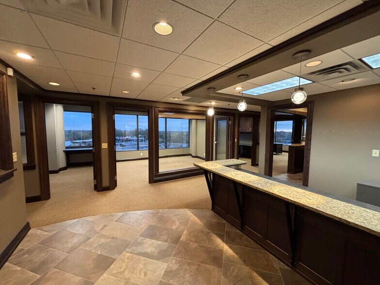 5101 Vernon Ave, Edina, MN à louer - Photo de l’immeuble – Image 2 sur 9