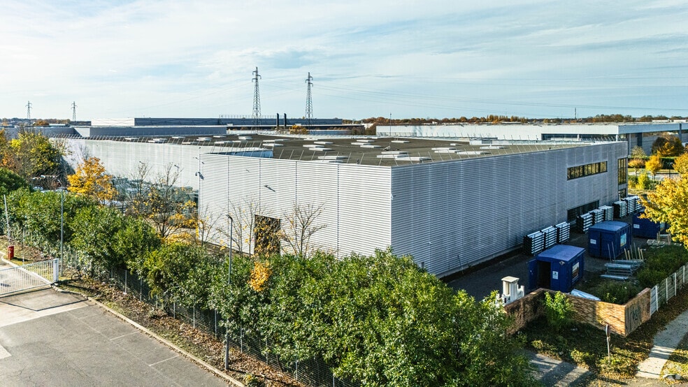 Industriel/Logistique dans Combs-La-Ville à louer - Photo de l’immeuble – Image 2 sur 3