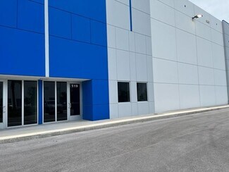 Plus de détails pour 10900 NW 146th St, Hialeah Gardens, FL - Industriel/Logistique à louer