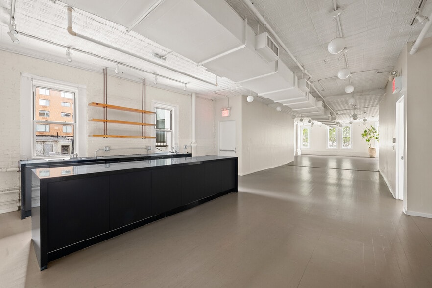 109 W 17th St, New York, NY à louer - Photo de l’immeuble – Image 3 sur 20