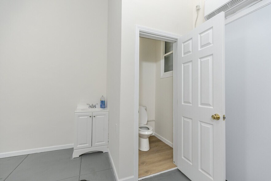 5865-5871 Melrose Ave, Los Angeles, CA à louer - Photo de l’immeuble – Image 3 sur 5