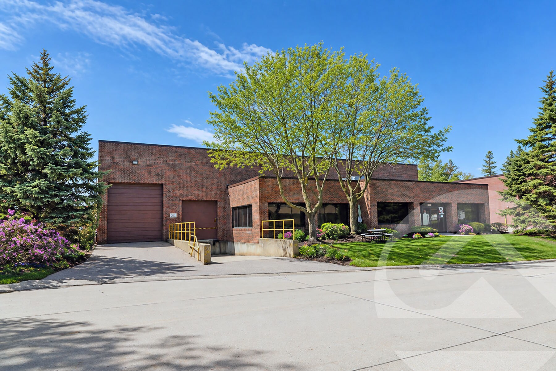 33865 Capitol St, Livonia, MI à louer Photo principale– Image 1 sur 3