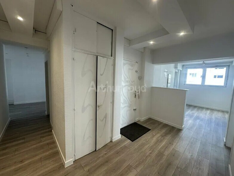 Bureau dans Strasbourg à louer - Photo de l’immeuble – Image 2 sur 10