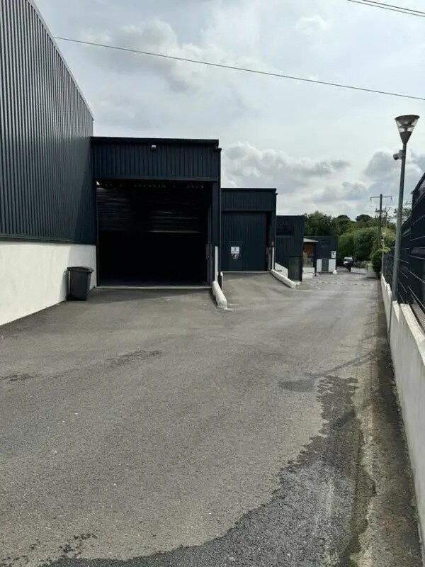 Plus de détails pour Industriel/Logistique à louer