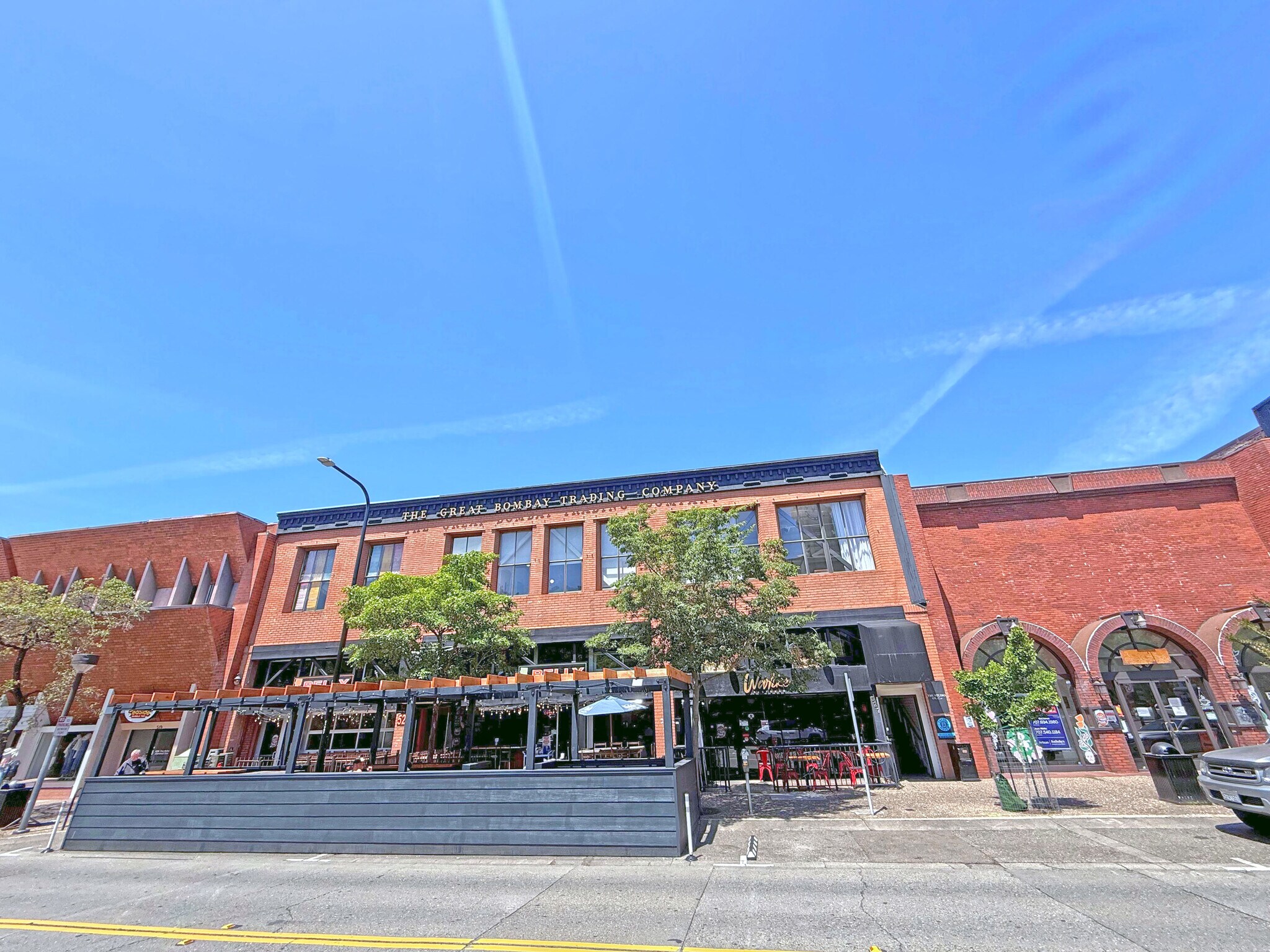 527 4th St, Santa Rosa, CA à louer Photo de l’immeuble– Image 1 sur 2