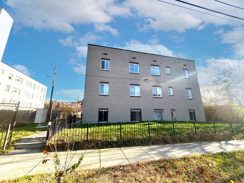 913 Bellevue St SE, Washington, DC à vendre - Photo de l’immeuble – Image 2 sur 10