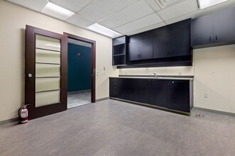 222 Somerset St W, Ottawa, ON à louer Photo intérieure– Image 1 sur 10