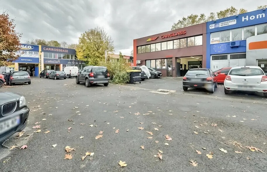 Local d’activités dans Torcy à louer - Photo de l’immeuble – Image 3 sur 5