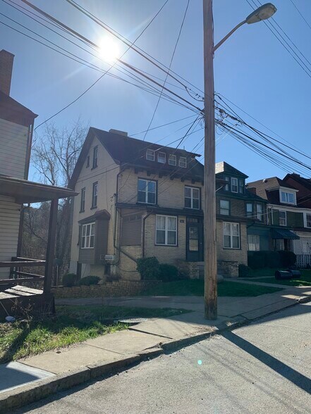 1663 Suburban Ave, Pittsburgh, PA à vendre - Photo de l’immeuble – Image 2 sur 28