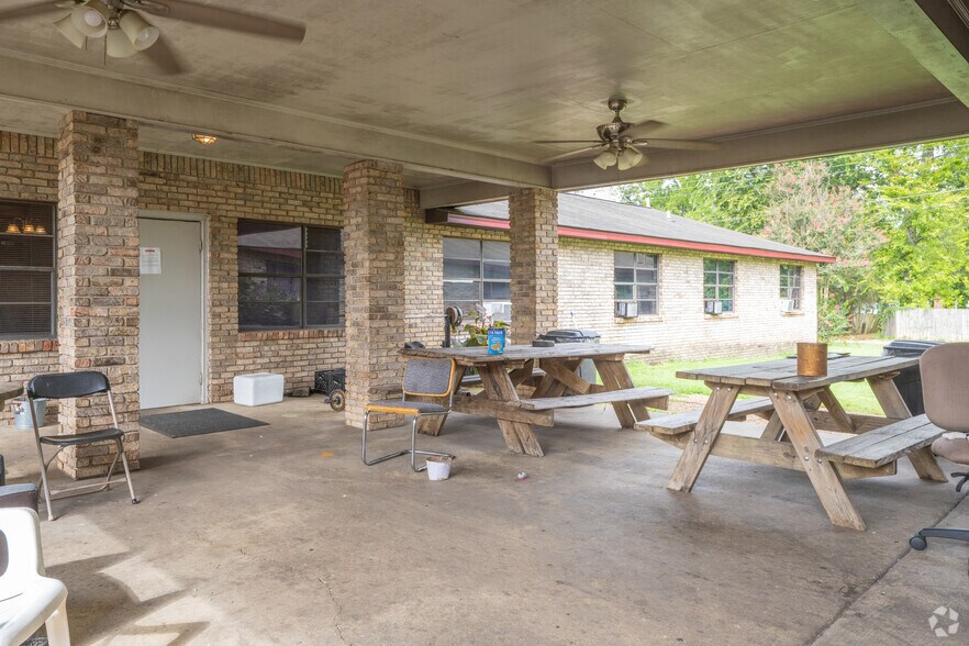 1612 5th Ave N, Bessemer, AL à vendre - Photo de l’immeuble – Image 3 sur 21