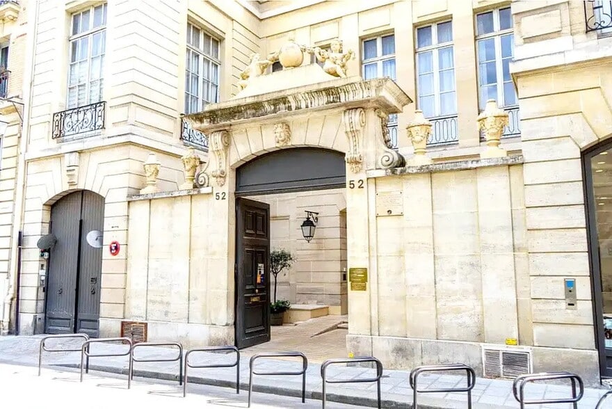 52 Rue De Sévigné, Paris à louer - Photo de l’immeuble – Image 2 sur 3