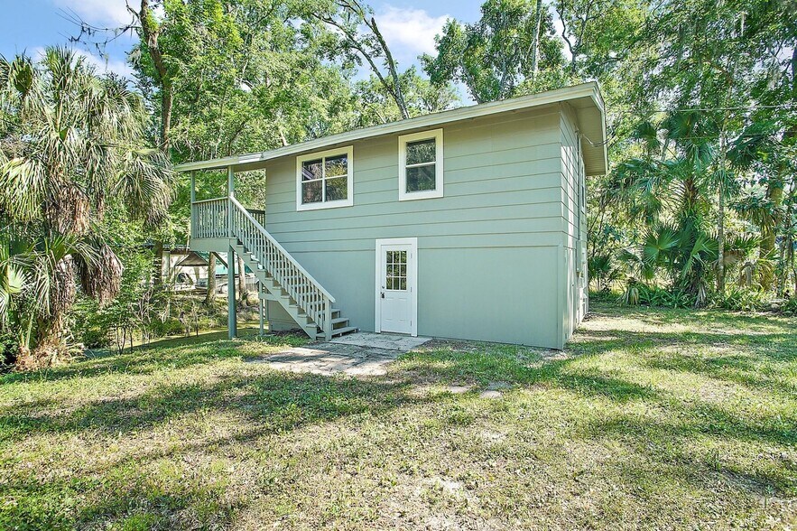 2532 CR 405B, Lake Panasoffkee, FL à vendre - Photo principale – Image 1 sur 1