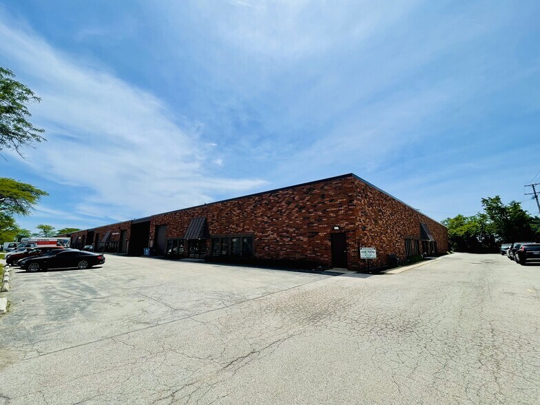 1701-1735 W Armitage Ct, Addison, IL à louer - Photo de l’immeuble – Image 3 sur 3
