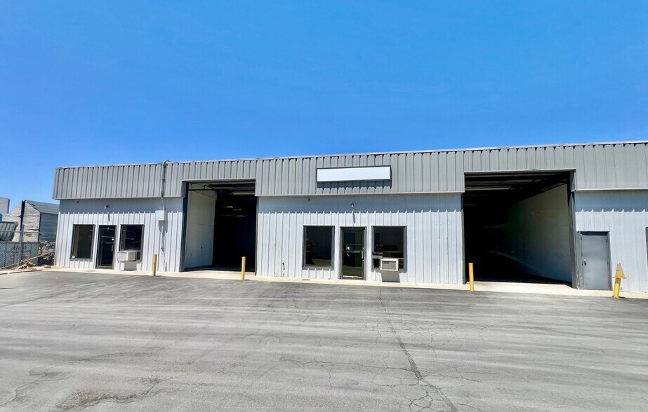 625 Spice Islands Dr, Sparks, NV à louer - Photo de l’immeuble – Image 2 sur 8