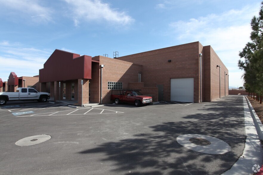 2781 N Lamb Blvd, Las Vegas, NV à louer - Photo de l’immeuble – Image 2 sur 52
