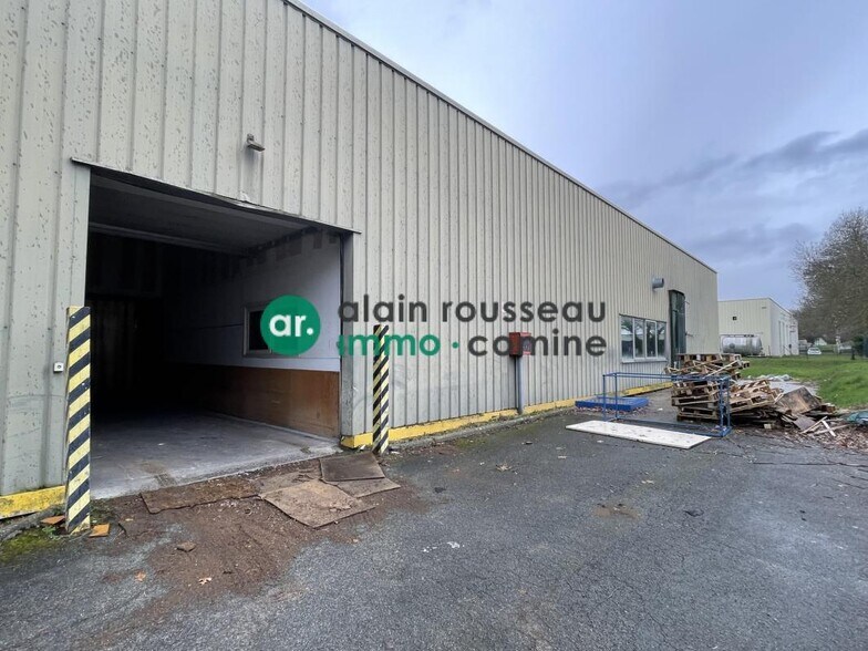 Local d'activités dans Beaucouze à vendre - Photo de l’immeuble – Image 3 sur 6