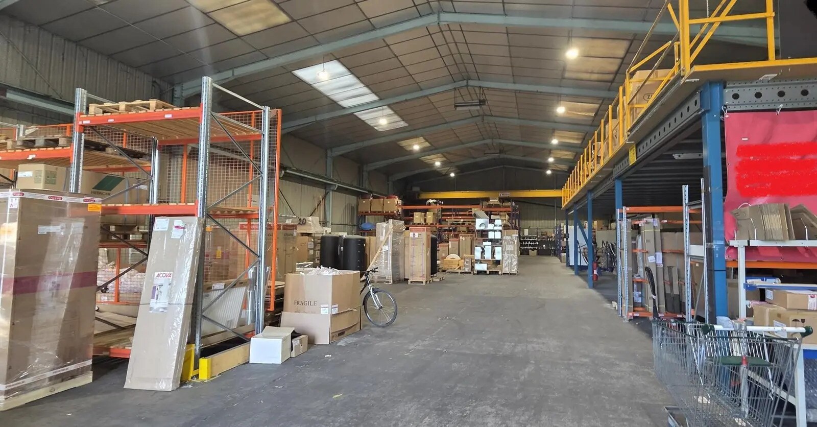 Industriel/Logistique dans SAINT-BARTHELEMY-D'ANJOU à louer Photo de l’immeuble– Image 1 sur 4