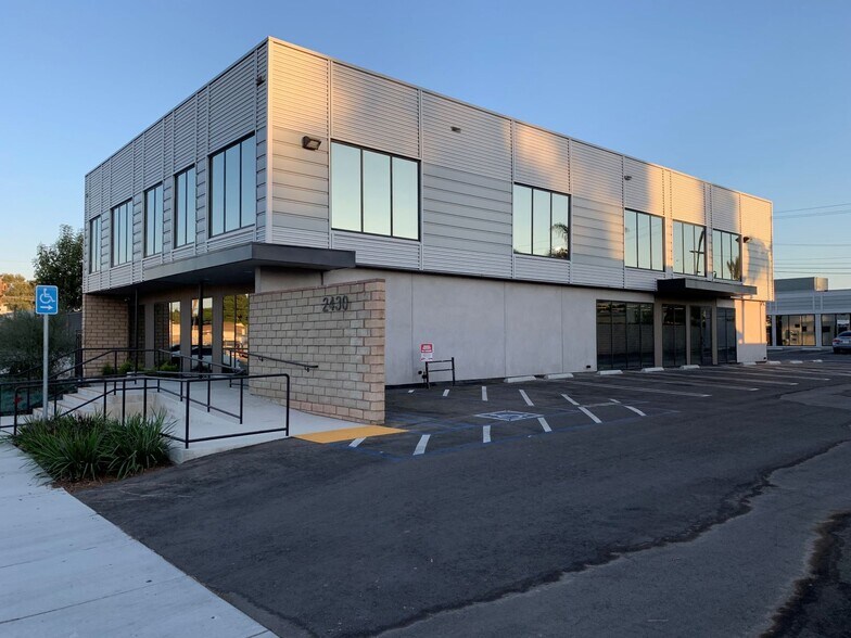 2430 Amsler St, Torrance, CA à louer - Photo de l’immeuble – Image 1 sur 18