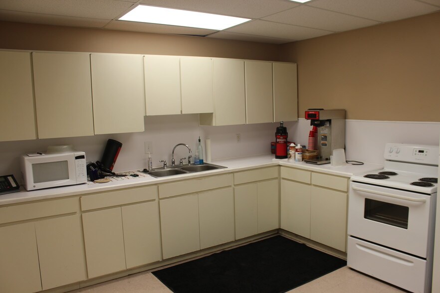 118 Thruway Park Rd, Broussard, LA à vendre - Photo intérieure – Image 3 sur 7