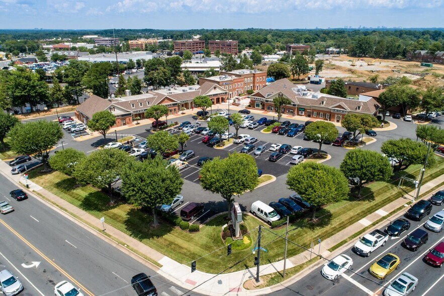 11198-11206 Lee Hwy, Fairfax, VA à louer - Photo de l’immeuble – Image 2 sur 10