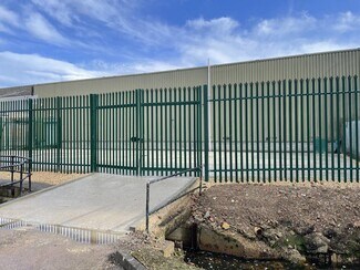 Plus de détails pour Old Portsmouth Rd, Guildford - Industriel/Logistique à louer