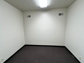 153-191 High St SE, Salem, OR à louer Photo intérieure– Image 1 sur 4