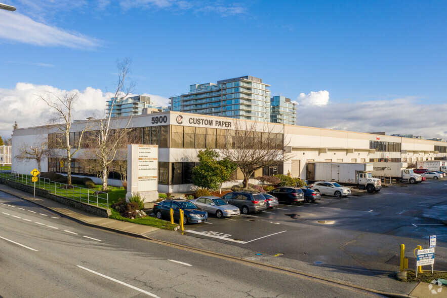 5900 Number 2 Rd, Richmond, BC à louer - Photo principale – Image 1 sur 1