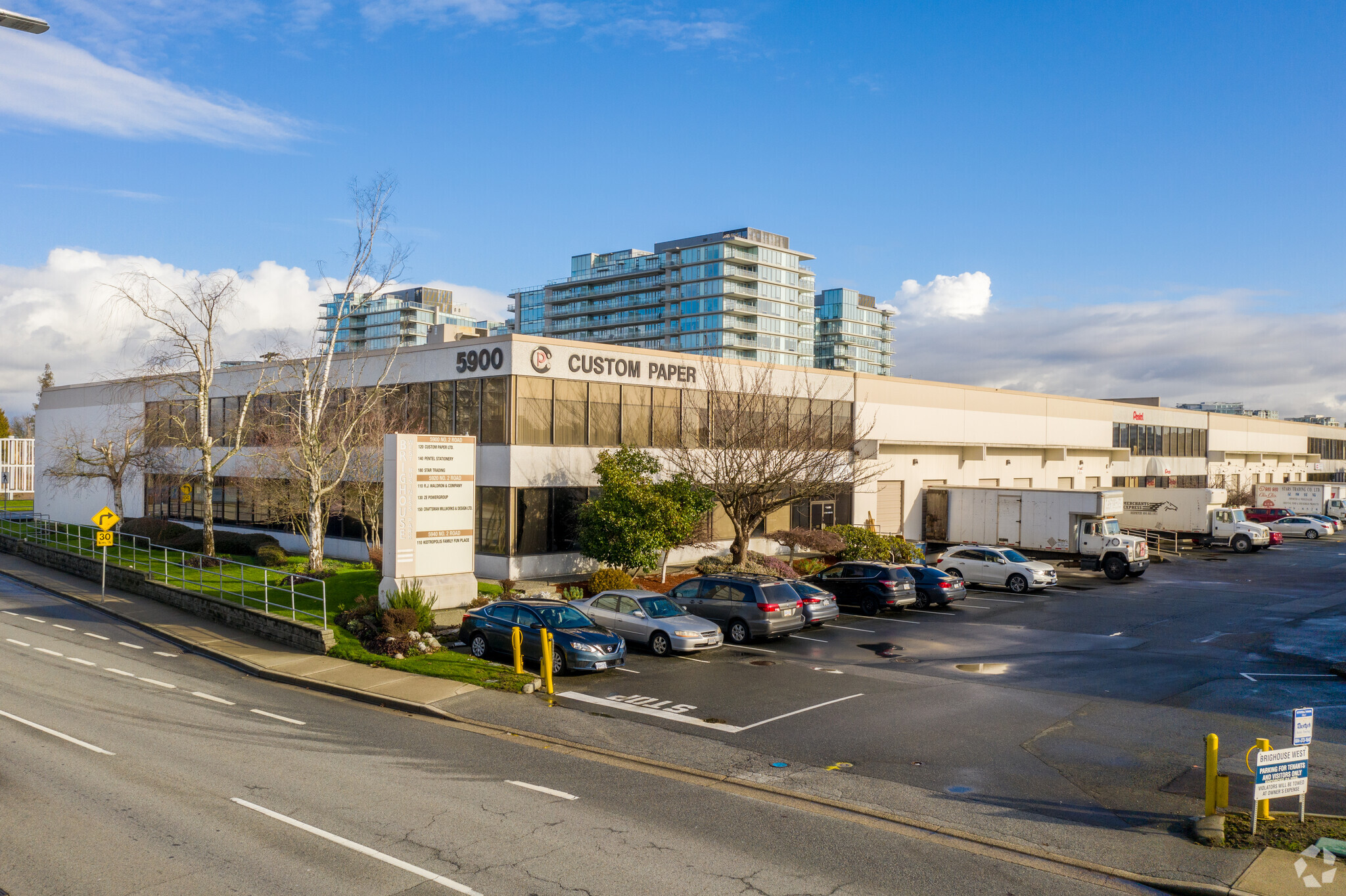 5900 Number 2 Rd, Richmond, BC à louer Photo principale– Image 1 sur 2