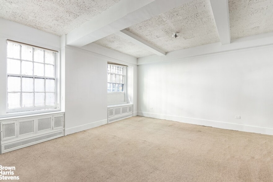 1070 Park Ave, New York, NY à vendre - Photo de l’immeuble – Image 2 sur 31